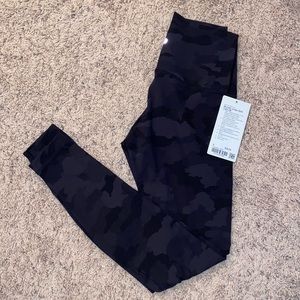 NWT Lululemon Wunder Under Super-High-Rise 28”
